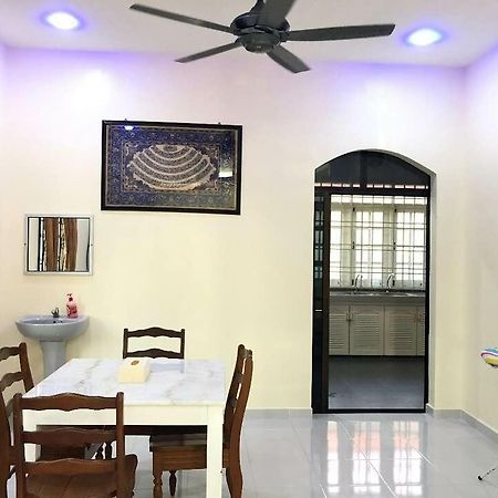 Family Homestay Kuala Terengganu Luaran gambar