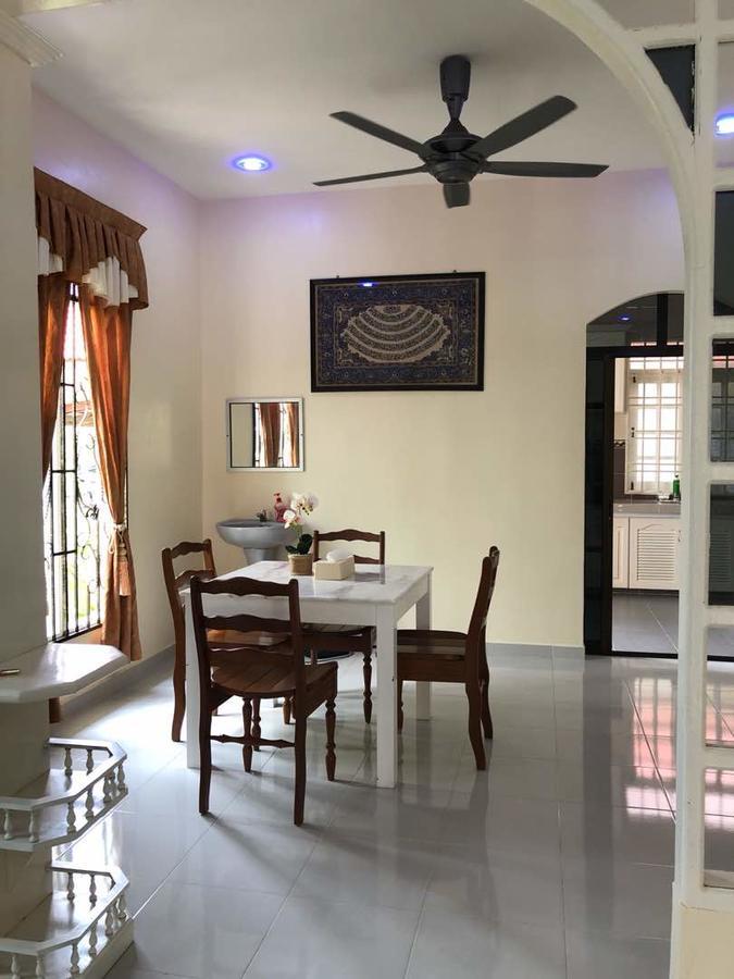 Family Homestay Kuala Terengganu Luaran gambar